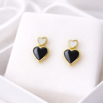 Subtelne kolczyki - podwójne serduszka w eleganckiej odsłonie